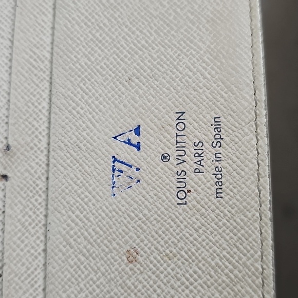 Louis Vuitton Damier Wallet - Picture 5 of 6